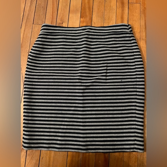 J. Crew Factory Pencil Skirt in Blue and White Stripe Size 12 - Picture 1 of 6